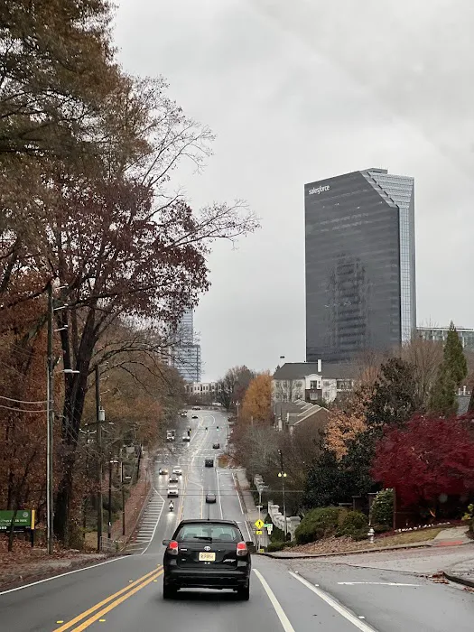 Hertz Car Rental - Atlanta - Lenox Road Ne Picture 7