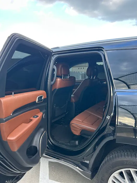 LUX LUXURY RENTAL Picture 3