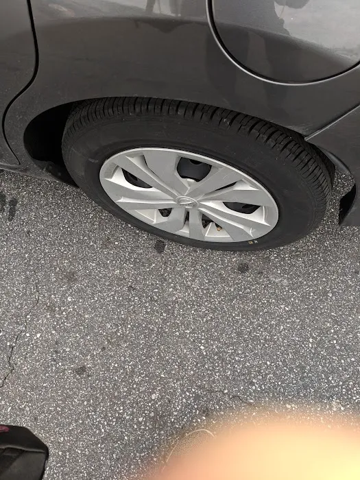 Hertz Car Rental - Smyrna - S Cobb Drive Se Picture 4