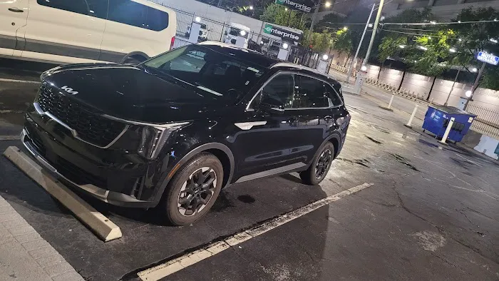 Avis Car Rental Picture 3