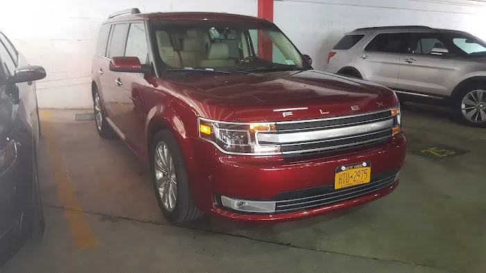 Avis Car Rental Picture 2