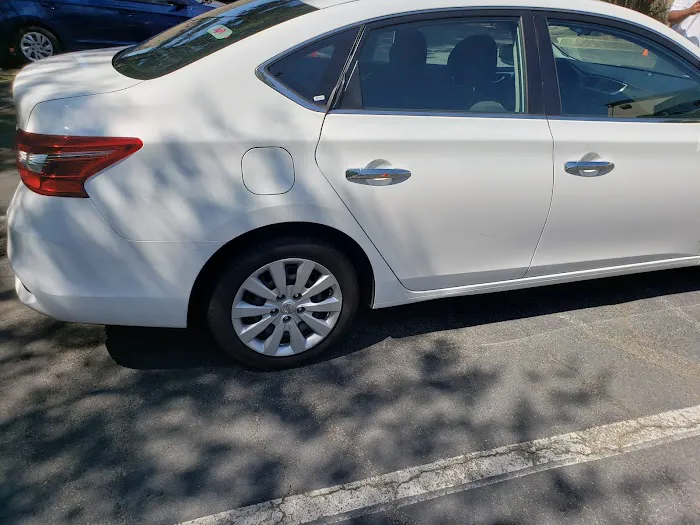 Hertz Car Rental - Atlanta - Courtland Street Ne Picture 9