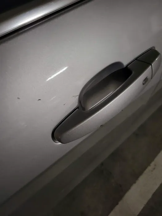 Avis Car Rental Picture 1