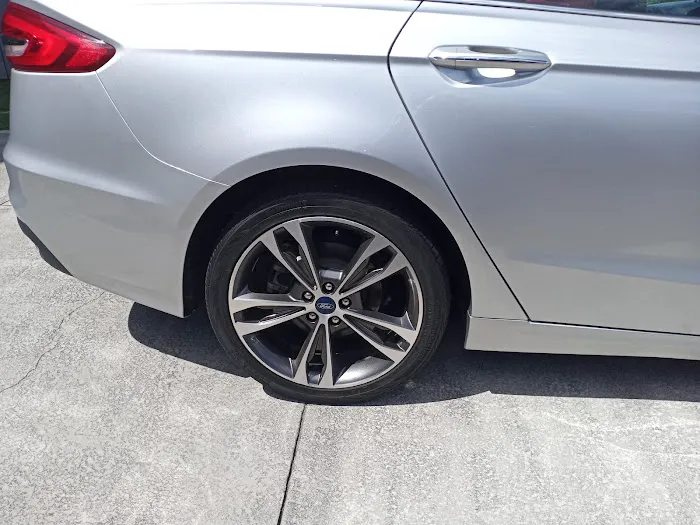 Avis Car Rental Picture 1