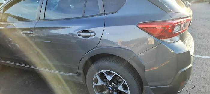 Avis Car Rental Picture 1