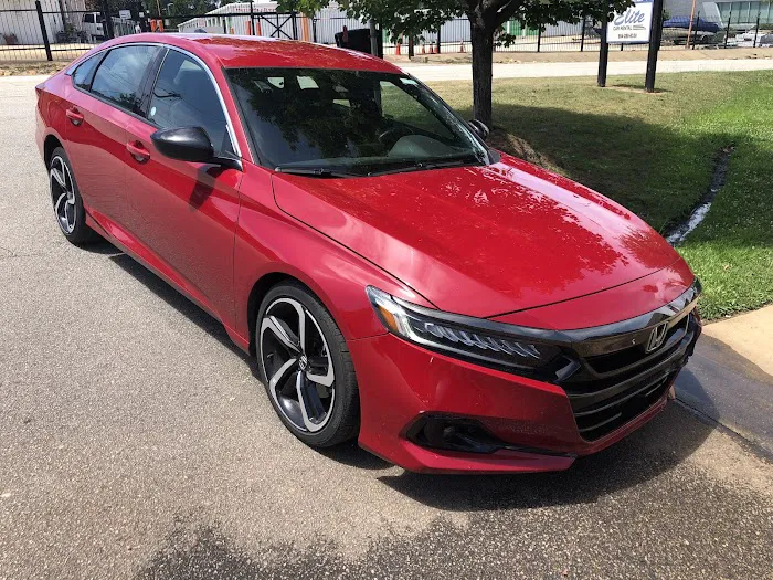 Elite Car Rental Picture 3