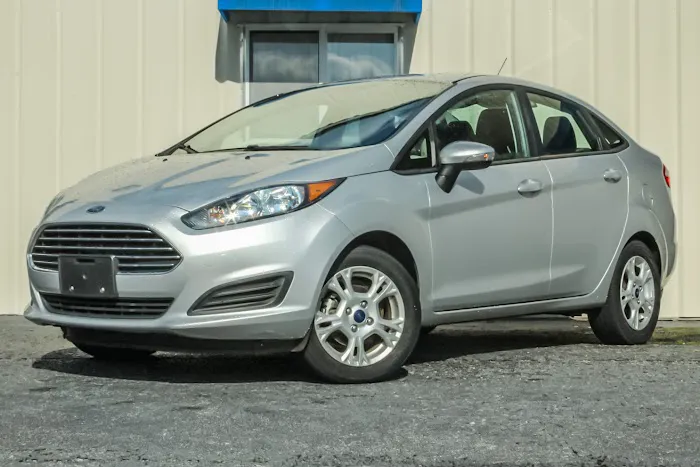 Superior Auto Rental and Sales Picture 4