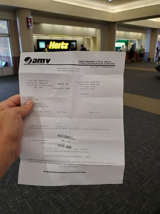 Hertz Car Rental - Lovell Field Airport Picture 7