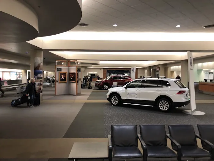 Hertz Car Rental - Lovell Field Airport Picture 8