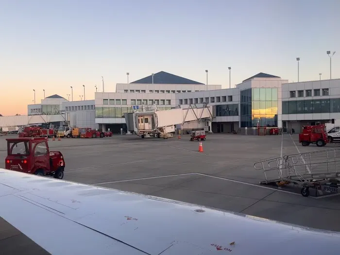 Fox.Rentals- Columbia Metropolitan Airport Picture 7