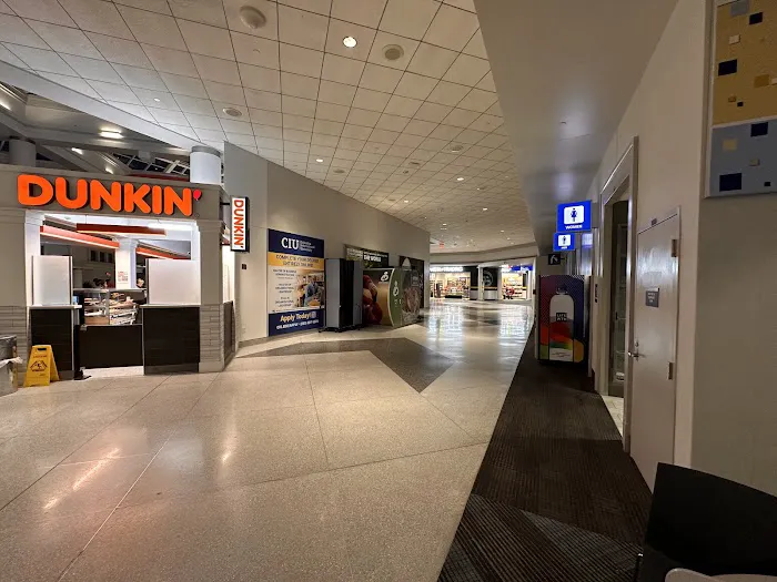 Fox.Rentals- Columbia Metropolitan Airport Picture 5