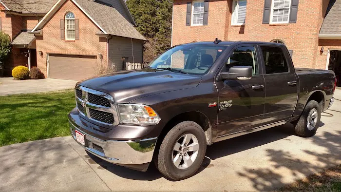 Hertz Car Rental - Knoxville Tn - North Seven Oaks Drive Picture 4