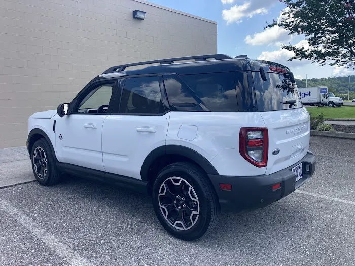 Avis Car Rental Picture 7