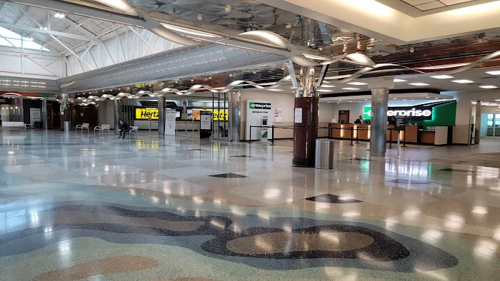 Hertz Car Rental - Kansas City - Kansas City International Airport (MCI) Picture 6