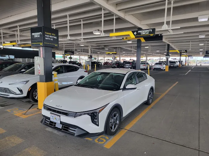 Hertz Car Rental - Kansas City - Kansas City International Airport (MCI) Picture 5
