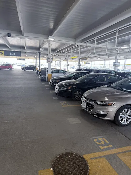 Hertz Car Rental - Kansas City - Kansas City International Airport (MCI) Picture 10