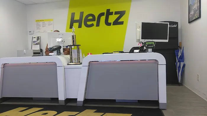 Hertz Car Rental - Gladstone - North Oak Trafficway Picture 6