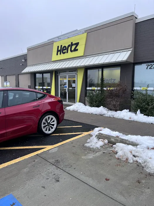 Hertz Car Rental - Overland Park - West 105th Street Picture 10