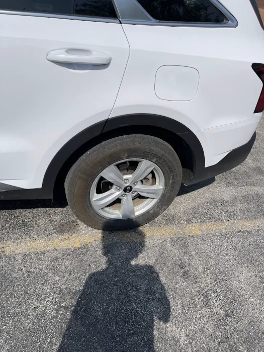 Avis Car Rental Picture 6