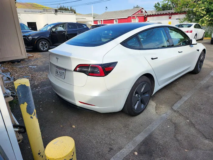 Hertz Car Rental - Thousand Oaks - East Thousand Oaks Boulevard Picture 4