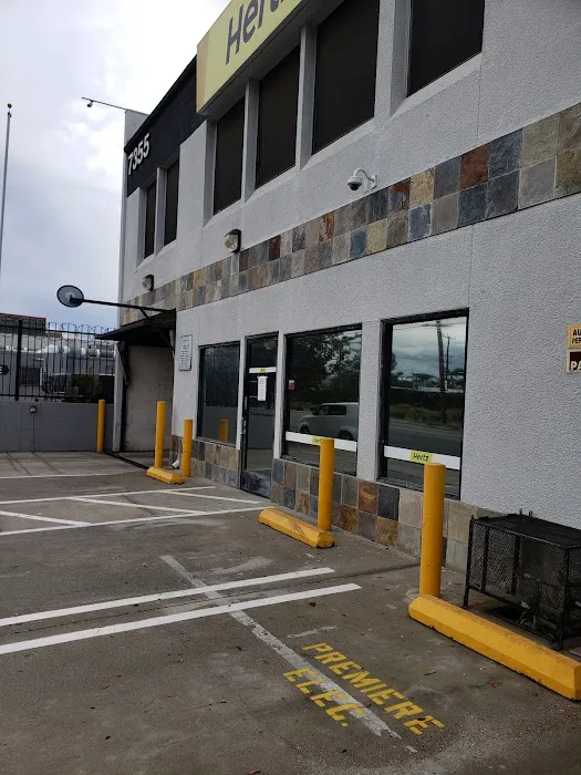 Hertz Car Rental - Canoga Park - Canoga Avenue Picture 3