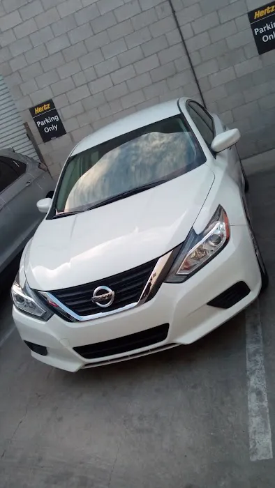 Hertz Car Rental - Canoga Park - Canoga Avenue Picture 9