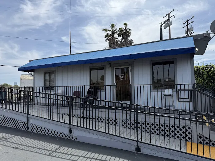 Hertz Car Rental - Ventura - Auto Center Drive Picture 3