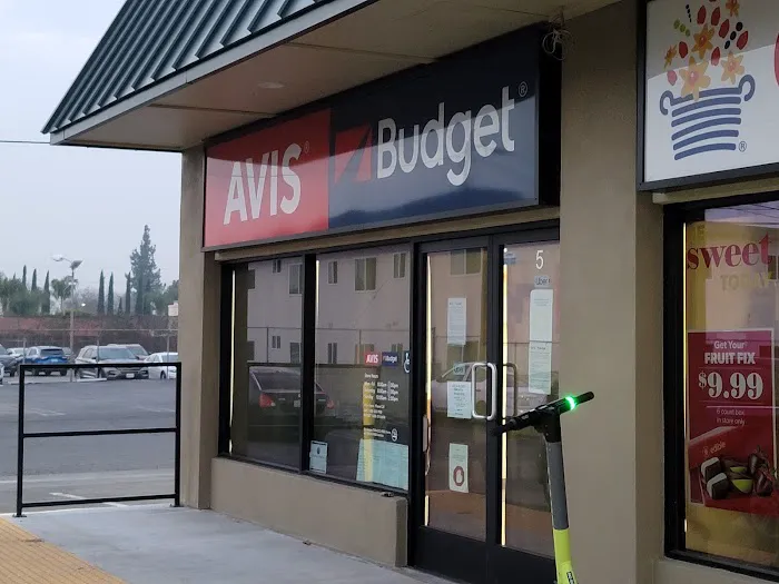 Avis Car Rental Picture 1