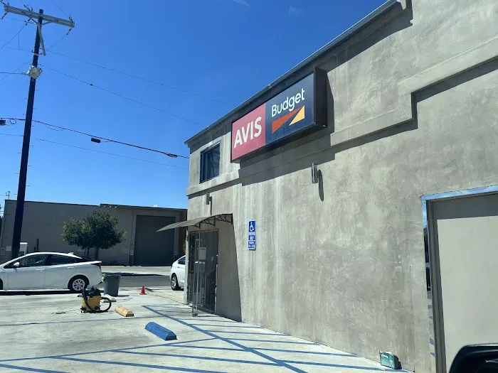Avis Car Rental Picture 1