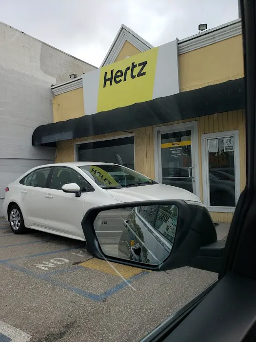 Hertz Car Rental - Reseda - Reseda Boulevard Picture 4