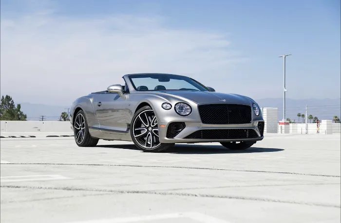 888 Luxury Rentals Picture 4