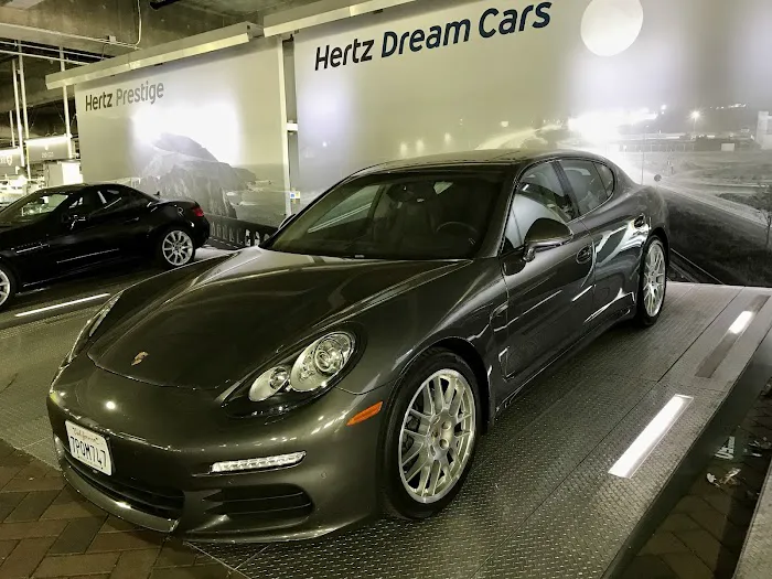 Hertz Car Rental - Burbank - Hollywood Burbank Airport (BUR) Picture 9