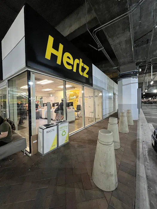 Hertz Car Rental - Burbank - Hollywood Burbank Airport (BUR) Picture 10