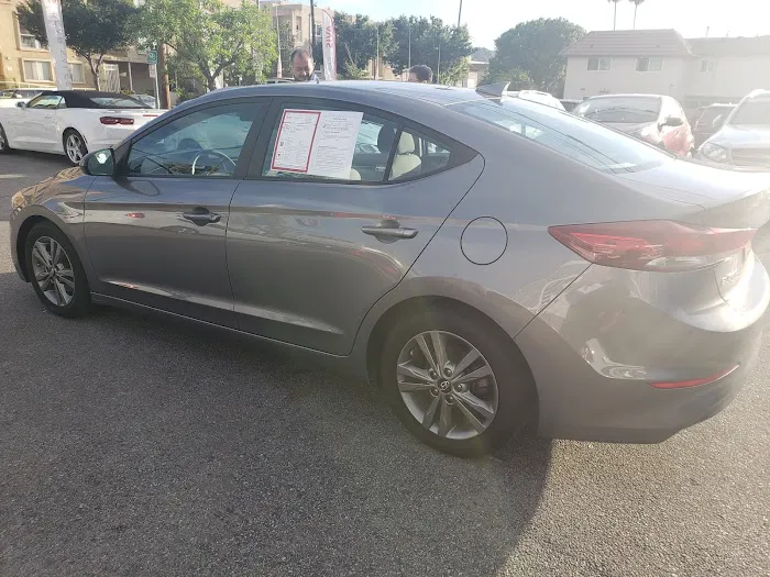 Budget Car Rental Picture 1