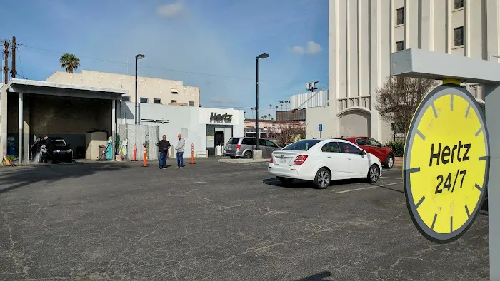 Hertz Car Rental - Glendale - South Brand Boulevard Picture 6
