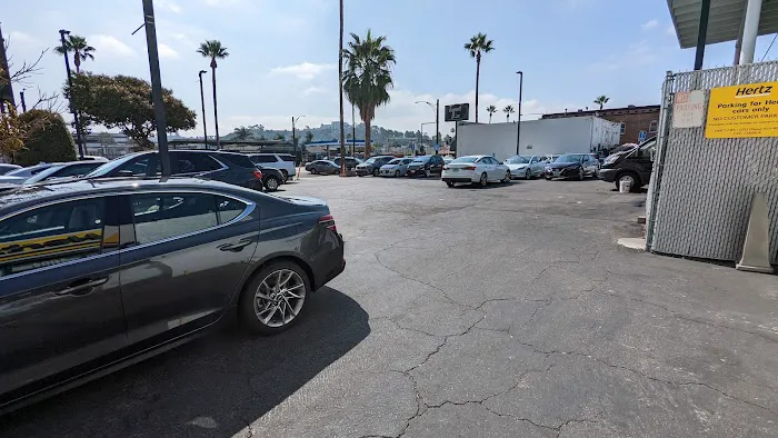 Hertz Car Rental - Glendale - South Brand Boulevard Picture 4