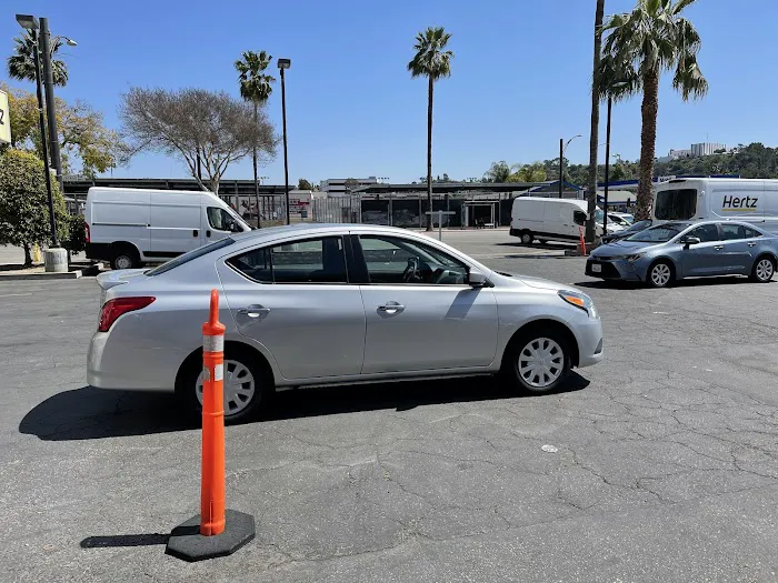 Hertz Car Rental - Glendale - South Brand Boulevard Picture 9