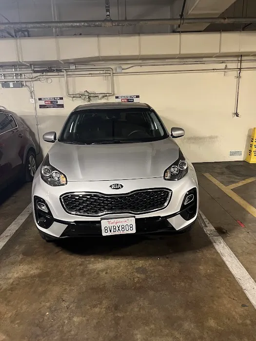 Avis Car Rental Picture 3