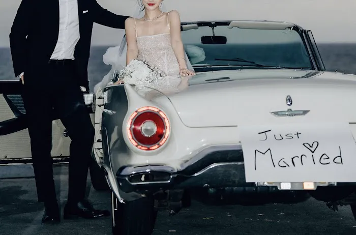 Hollywood Classic Cars Picture 2