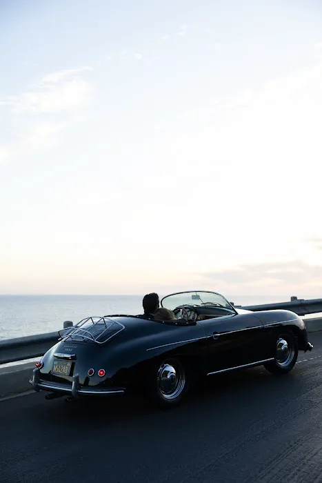 Hollywood Classic Cars Picture 4