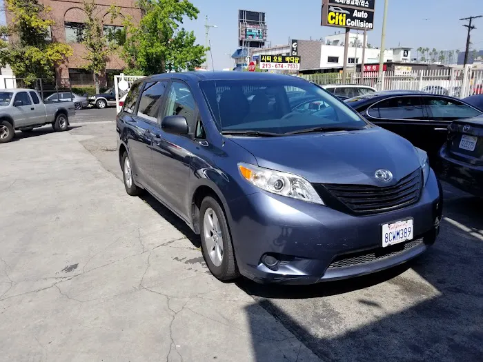 Cacao Rental Car Picture 5