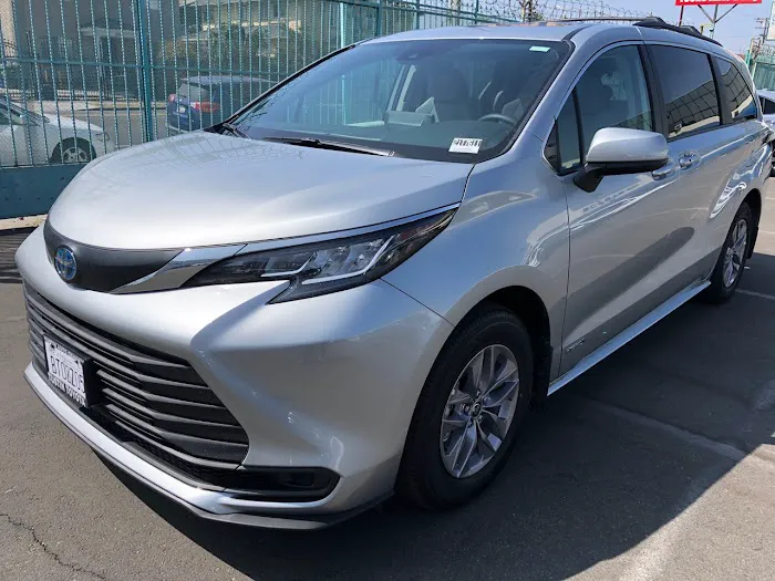 New Ktown Rental Car Picture 4