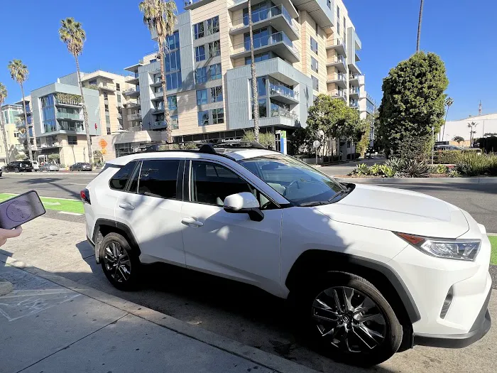 New Ktown Rental Car Picture 1