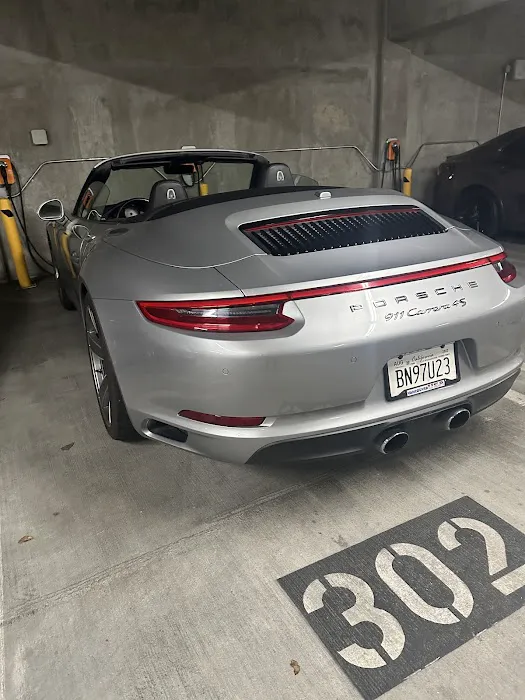 Rent Auto House Picture 2