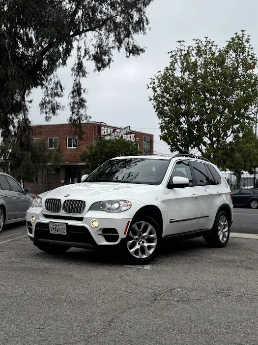 Mobi | Car Rental Marketplace - Los Angeles Picture 9