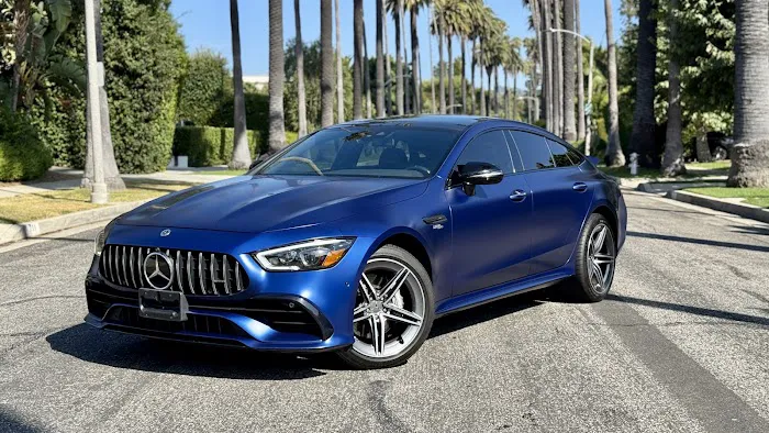 Nizo Luxury Car Rentals Picture 6