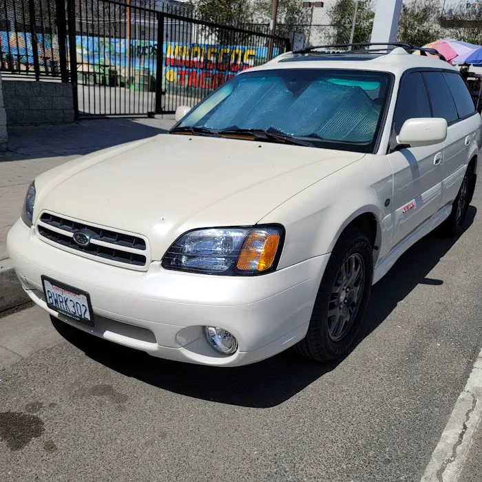 Unique Rent-A-Car Picture 6