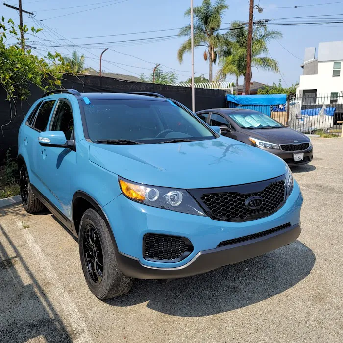 Unique Rent-A-Car Picture 2
