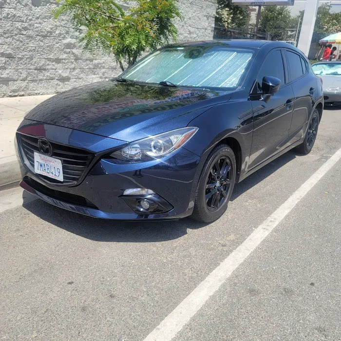 Unique Rent-A-Car Picture 9