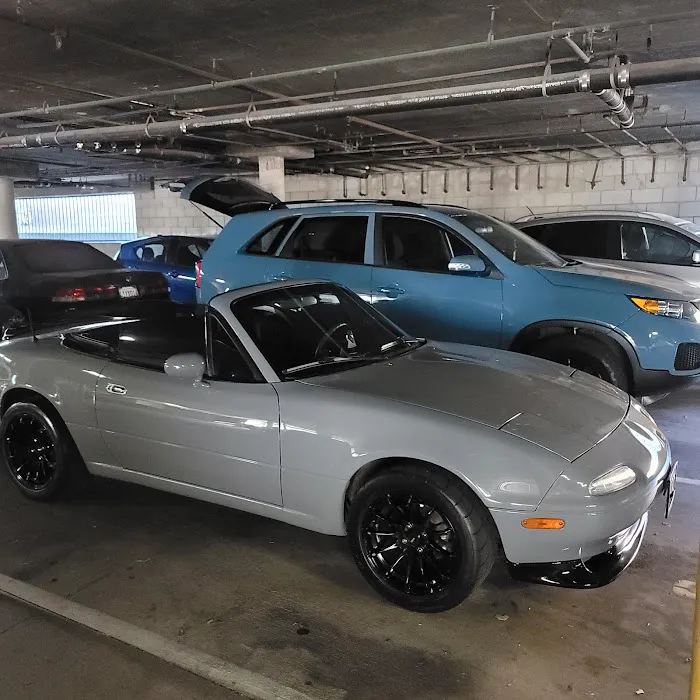 Unique Rent-A-Car Picture 8